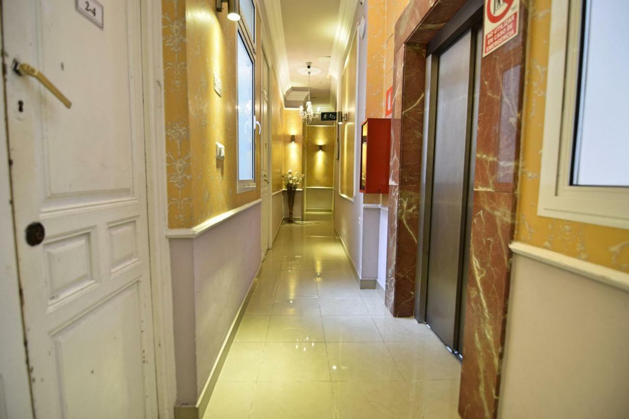 Apartamentos Marques De La Merced มาลากา ภายนอก รูปภาพ